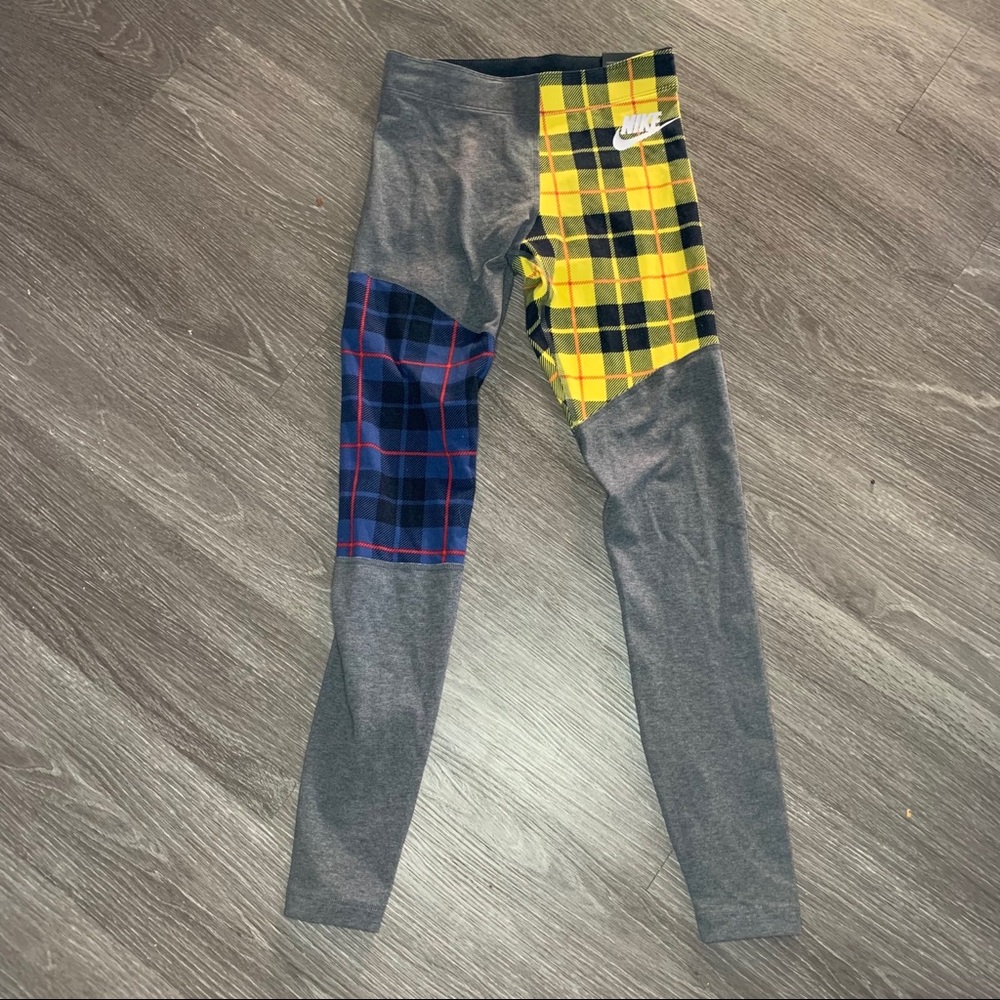 Nike NWT Multicolor Plaid Leggings